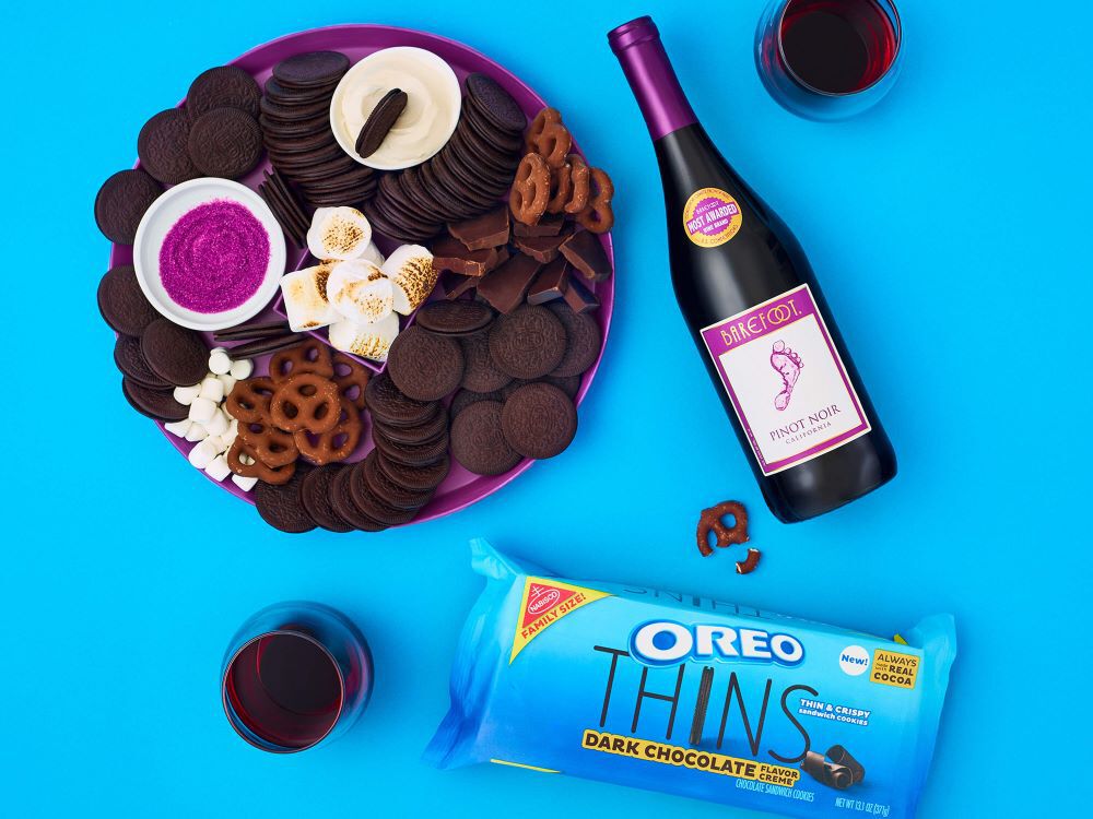 Barefoot Pinot Noir and Cookies